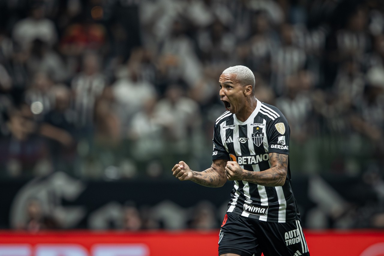 Herói da classificação da Libertadores, Deyverson estará no comando de ataque