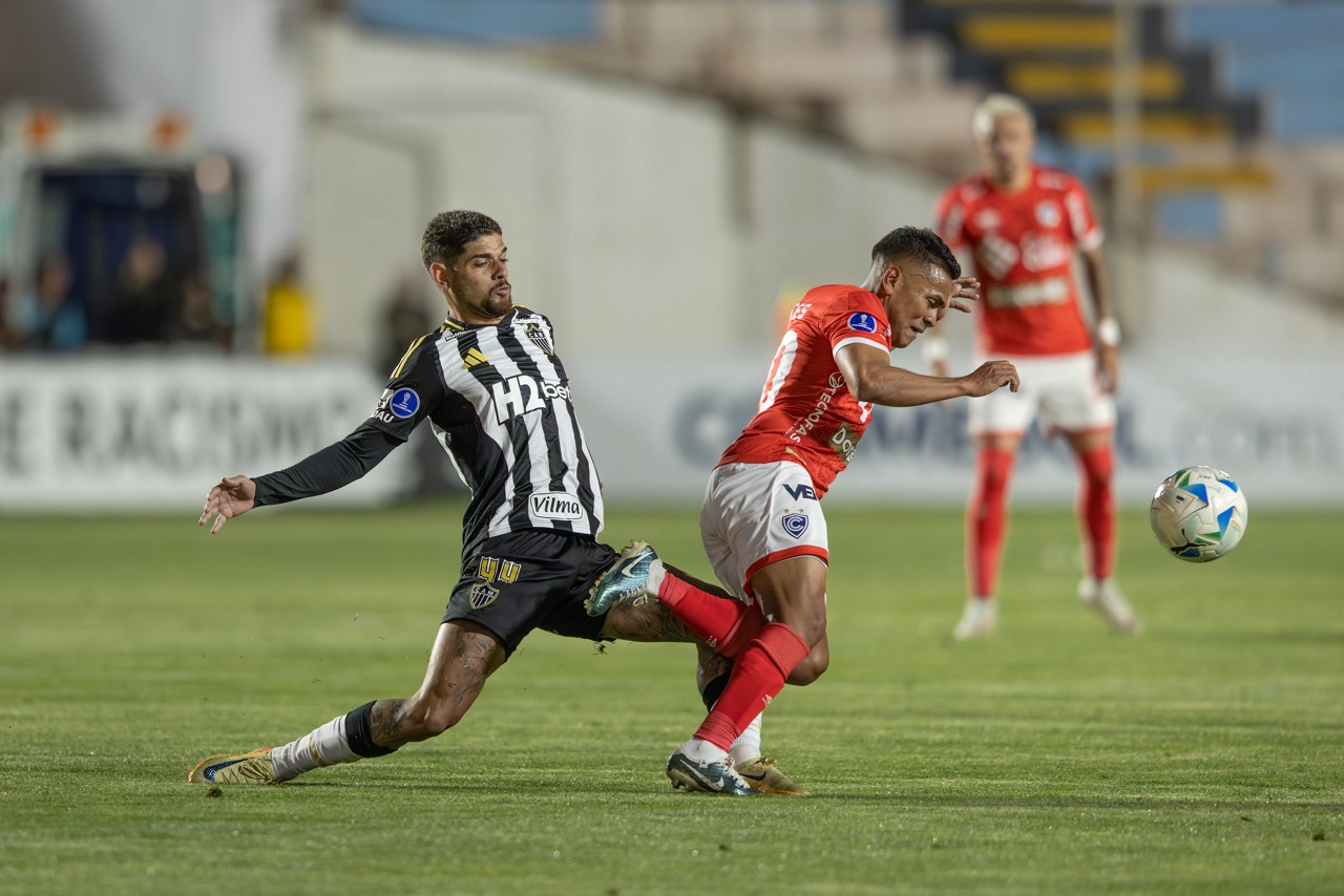 O meio-campista Rubens foi o líder de desarmes do Atlético no empate com o Cienciano