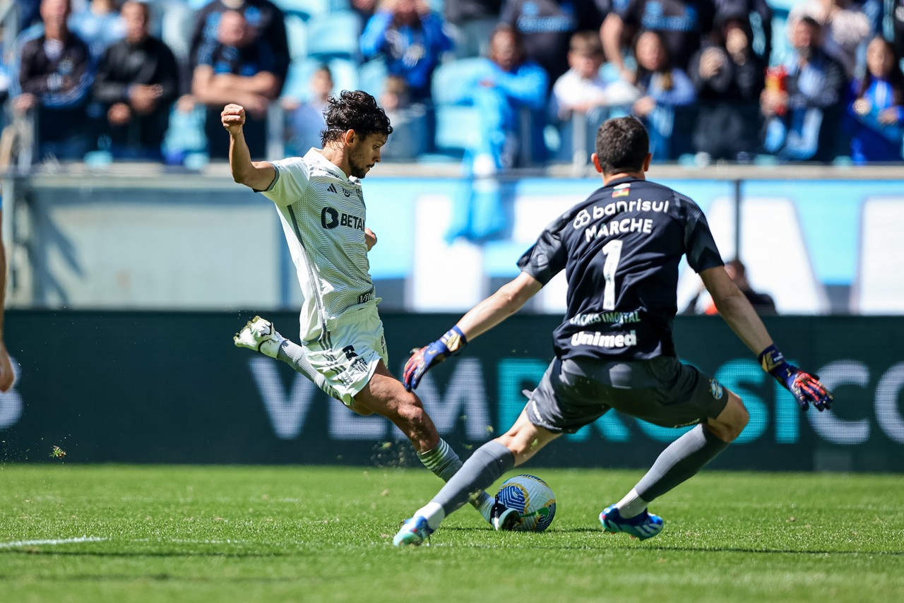 Gustavo Scarpa marcou o primeiro gol do Atlético na partida