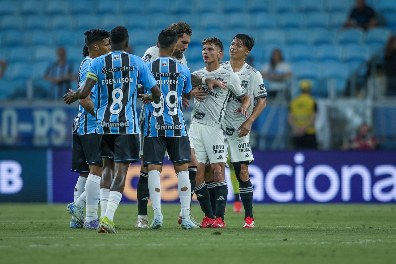 O Atlético reclamou de lances polêmicos na partida contra o Grêmio, pela primeira rodada do Brasileirão