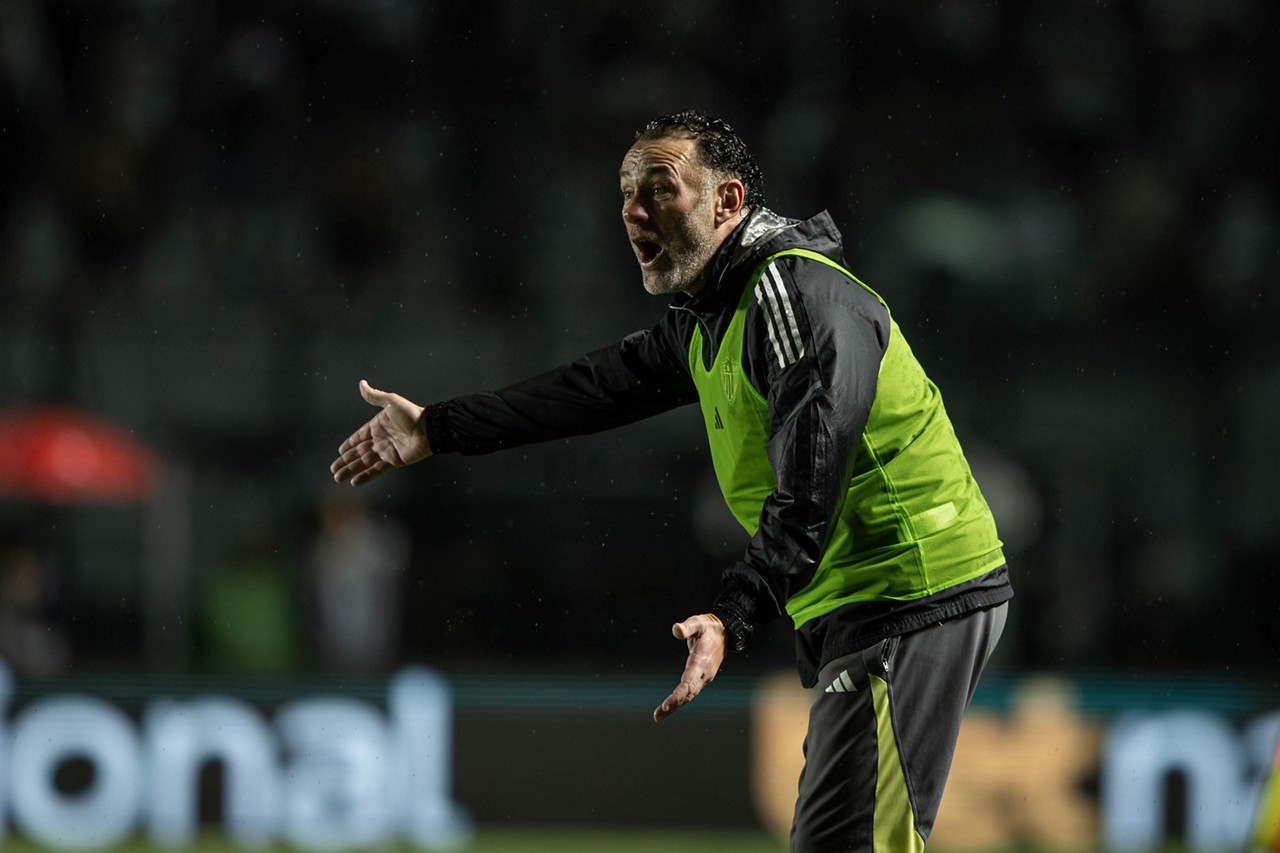 Treinador do Atlético, Gabriel Milito elogiou o atacante Hulk
