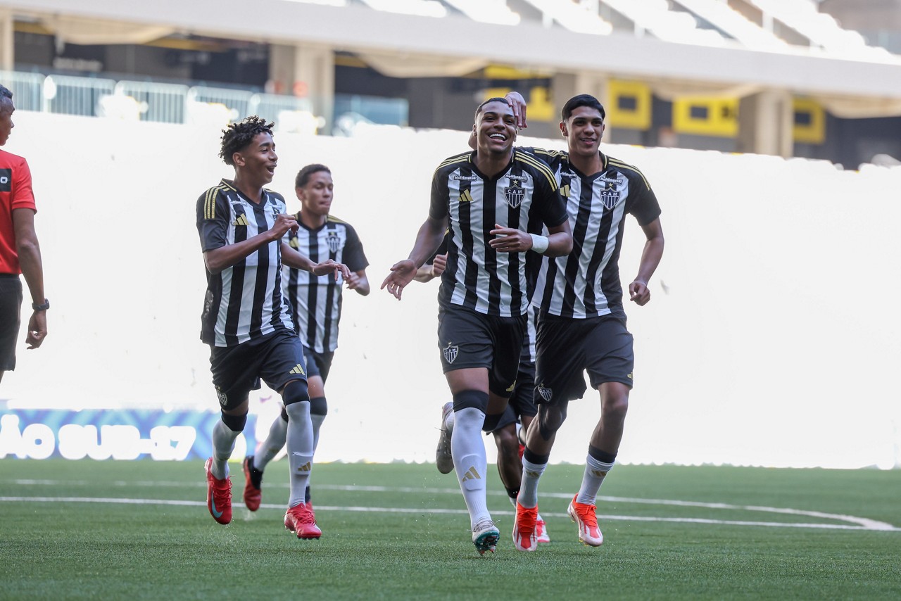 Atlético aposta na base para buscar pontos decisivos fora de casa