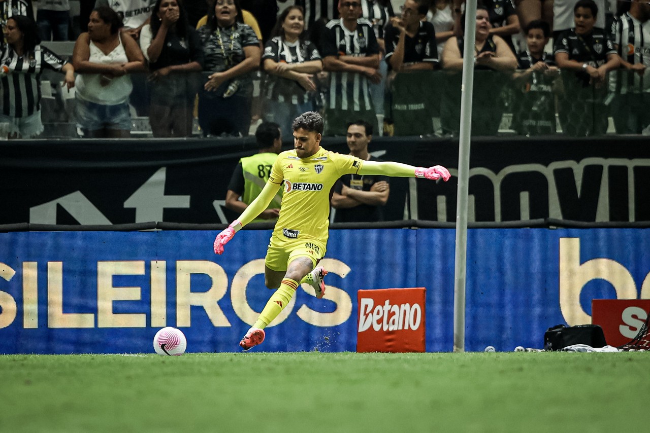 Matheus Mendes ficará no América até o fim da próxima temporada