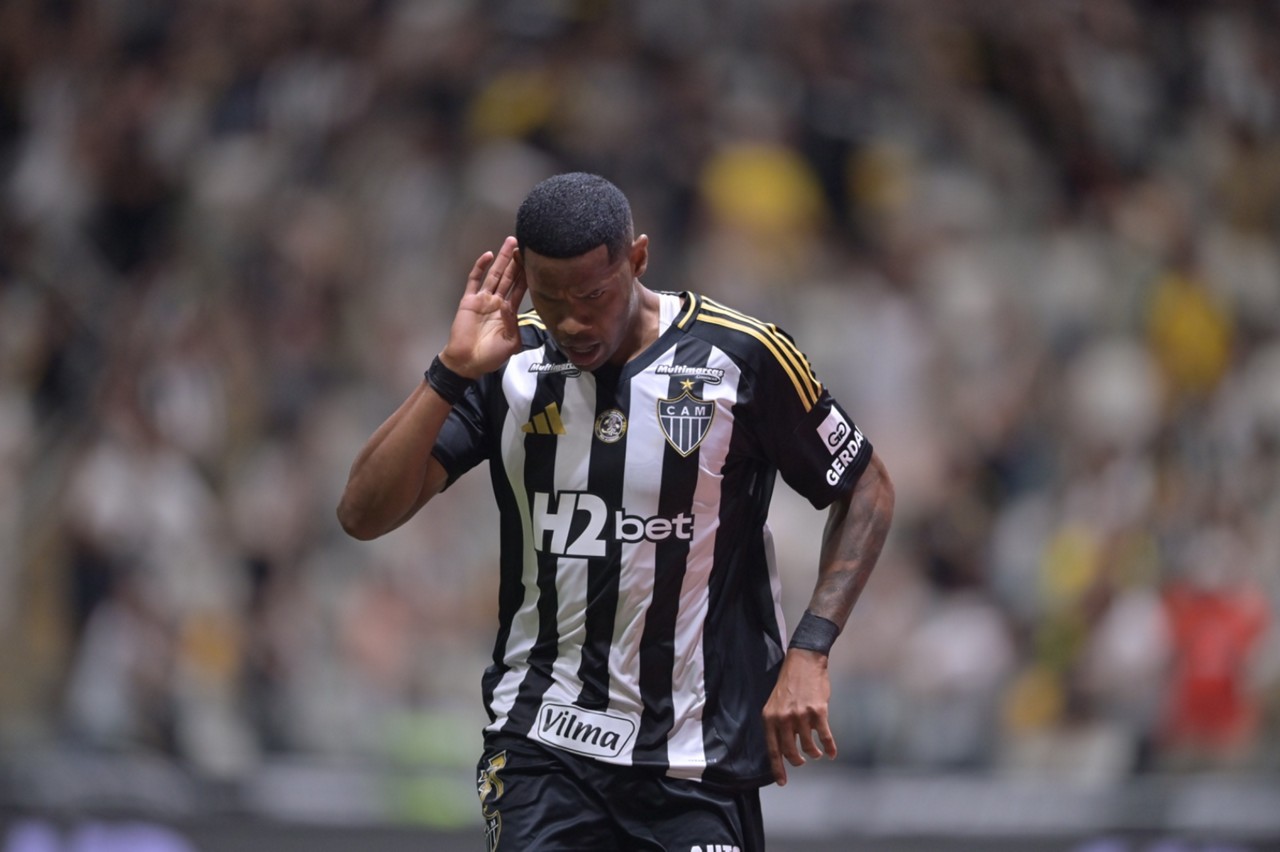 Junior Santos celebra gol pelo Galo