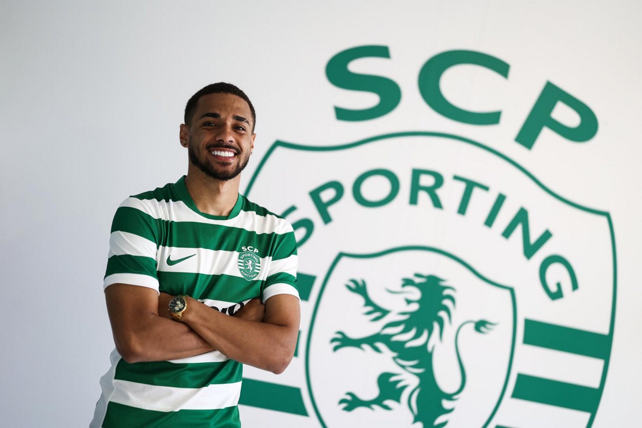 Rômulo, zagueiro cria da base do Galo, é apresentado pelo Sporting
