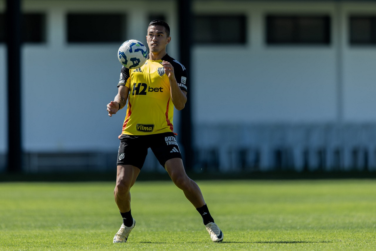 Cuello no treino do Galo