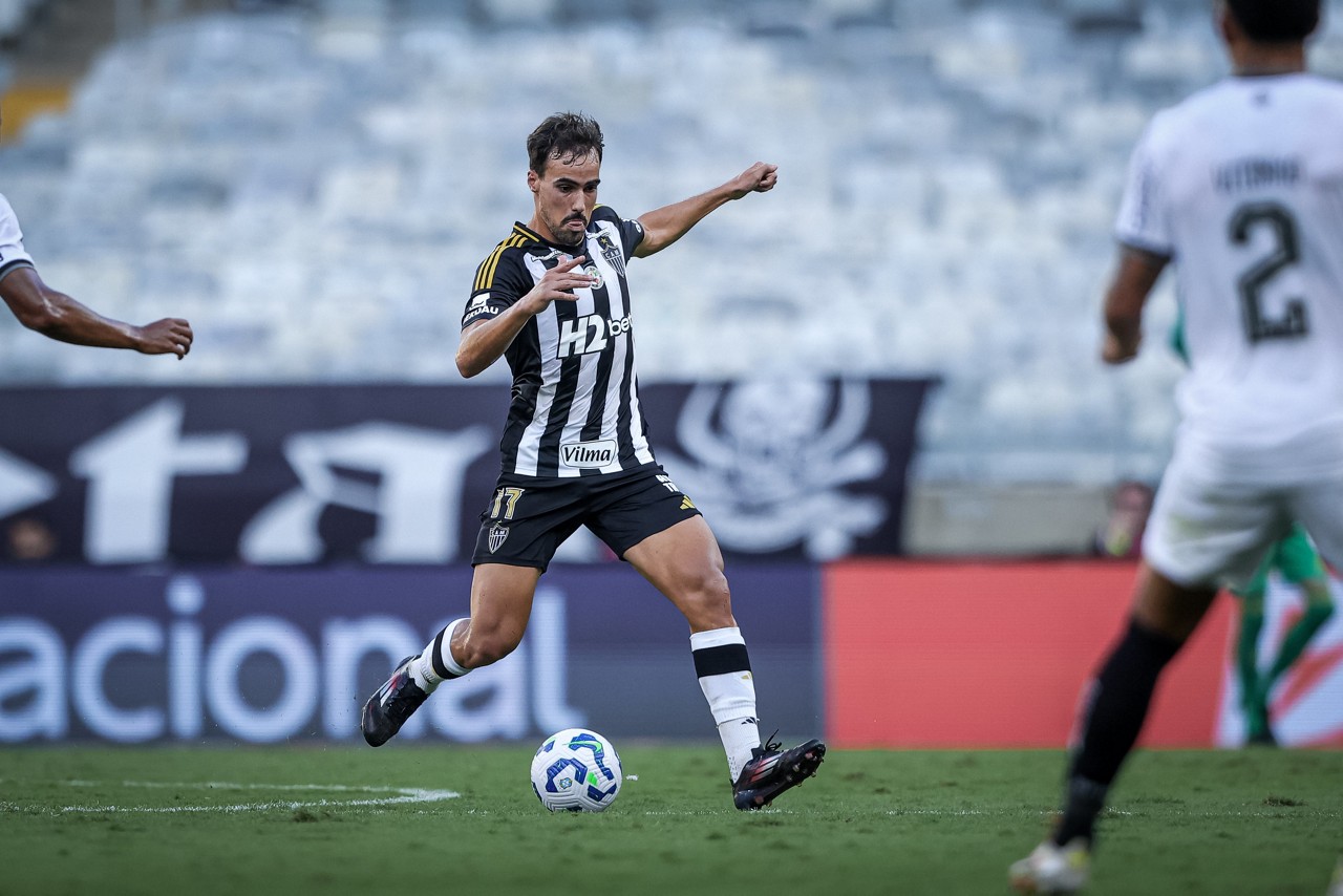 Igor Gomes em ação contra o Botafogo