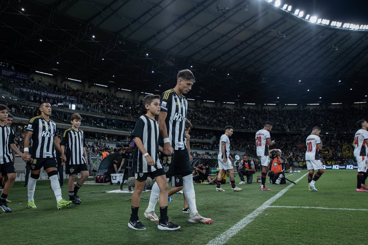 Iván Román em sua estreia pelo Atlético