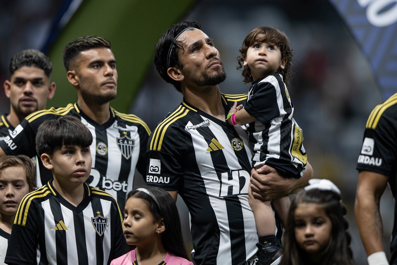 Zagueiro completa 200 partidas pelo Atlético
