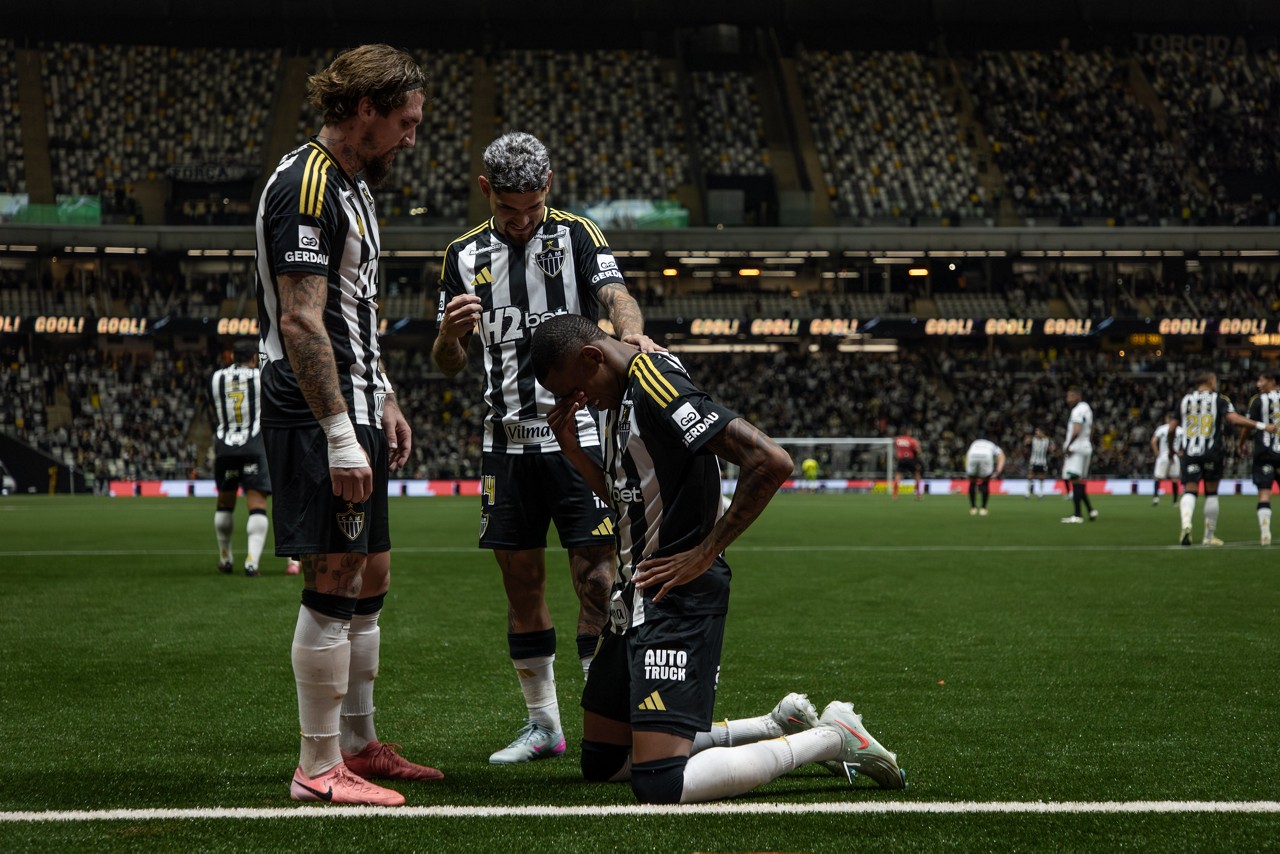 Patrick se emocionou com primeiro gol
