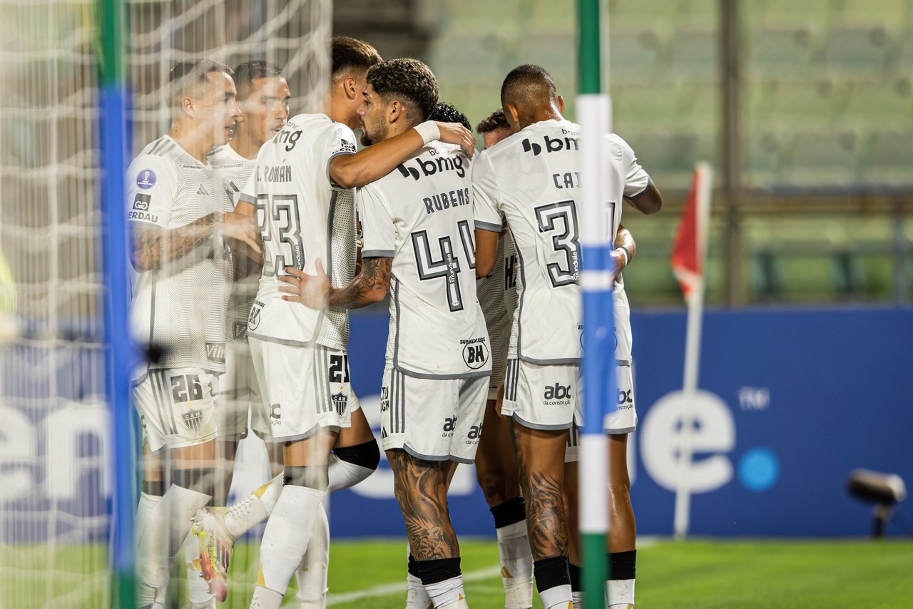 Atlético lidera grupo na Sul-Americana