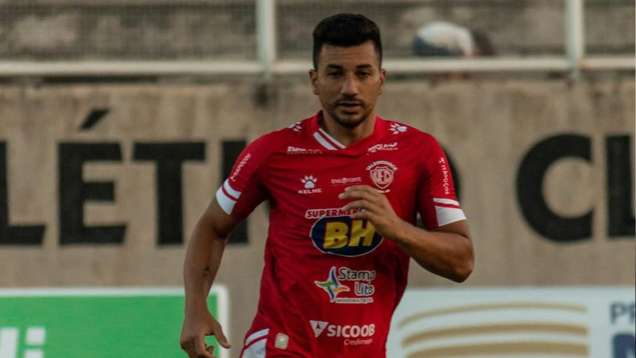 Renan Oliveira em ação pelo Valeriodoce