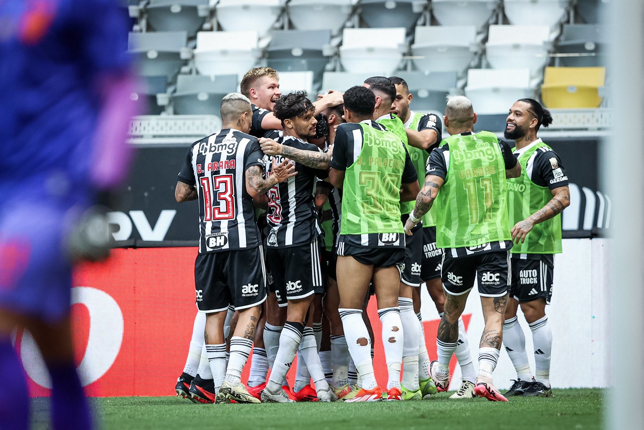 Atlético só eliminou o risco de rebaixamento na última rodada do Brasileirão, com a vitória sobre o Athlético-PR