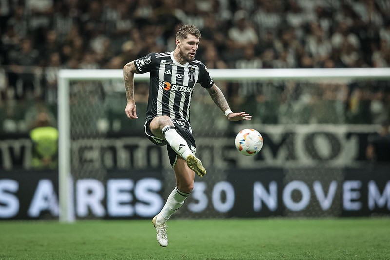 Zagueiro Lyanco é um dos atletas pendurados 