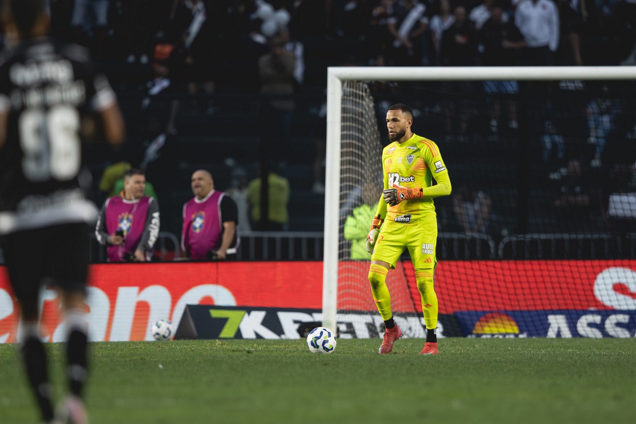 Everson foi destaque contra o Vasco