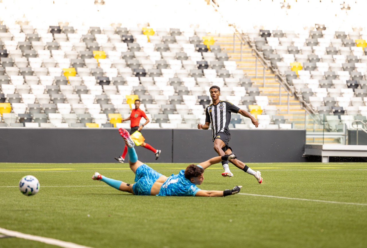 Equipes sub-15 e sub-17 do Galo entram em campo pelo Mineiro neste sábado (5/7)