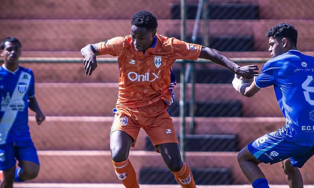 Atacante de 19 anos tem 1,88m de altura