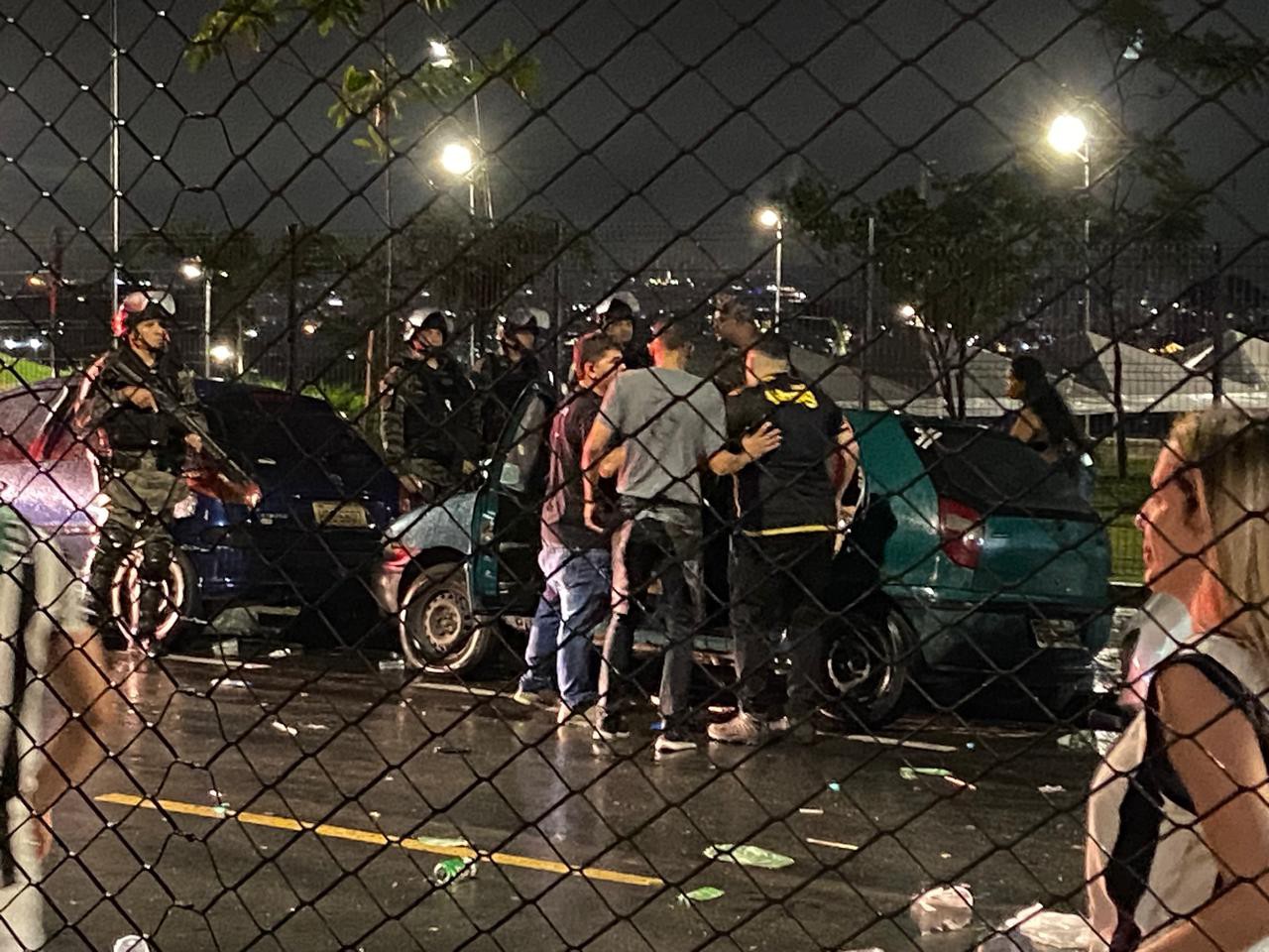 Confusão de torcedores nos arredores da Arena MRV foi dispersada pela polícia 
