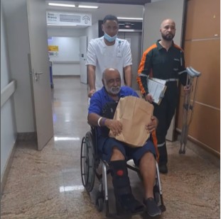 Fotógrafo atingido por bomba na Arena MRV recebeu alta hospitalar nesta sexta-feira (15)