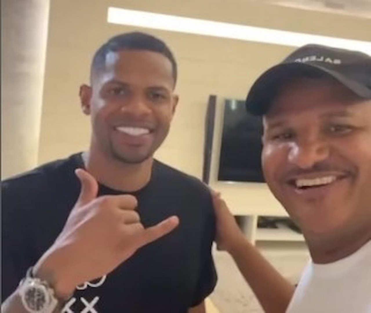 Campeão brasileiro e da Libertadores 2024, Júnior Santos (à esq.) deve ser o próximo reforço a ser confirmado pelo Galo para 2025