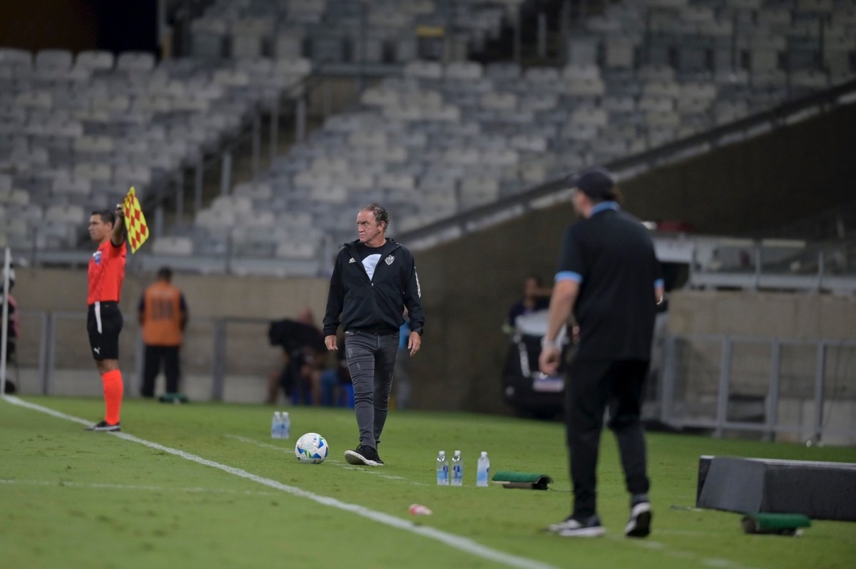 Técnico Cuca na partida contra o Deportes Iquique-CHI, pela Copa Sul-Americana