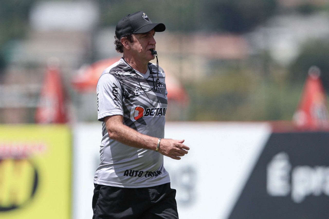 Cuca durante treinamento na Cidade do Galo, durante sua última agem pelo clube