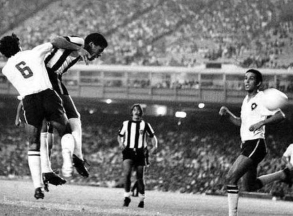 Momento em que Dadá Maravilha faz o gol que deu ao Atlético o título do Campeonato Brasileiro de 1971
