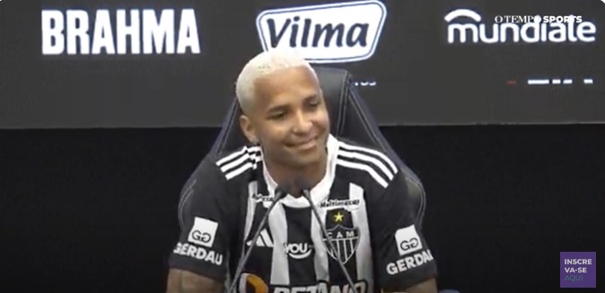 Deyverson foi apresentado oficialmente pelo Atlético nesta quarta-feira (8 de agosto)