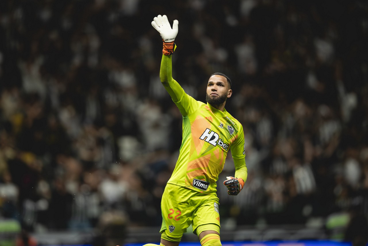 Everson foi o grande destaque em classificação contra o Flamengo
