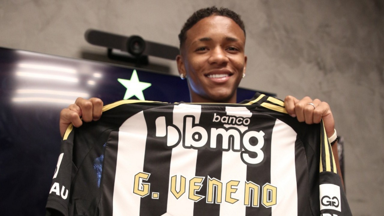Gabriel Veneno com a camisa do Atlético