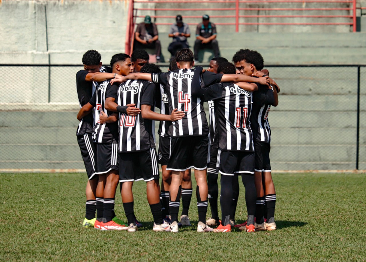 Atlético sub-15 salvou o dia nas categorias de base do alvinegro