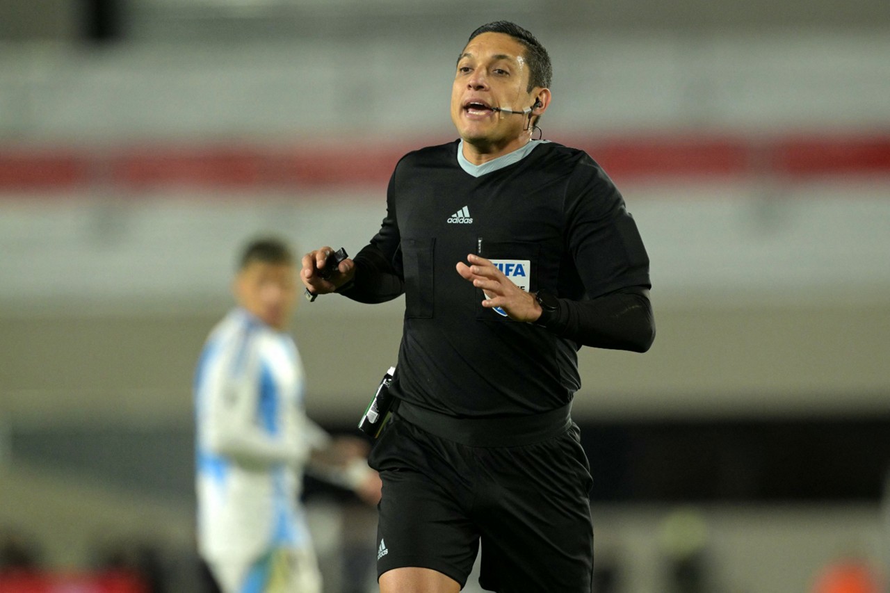 Jesús Valenzuela será o árbitro do jogo de ida da semifinal da Copa Libertadores