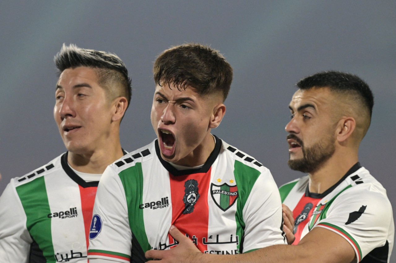 Iván chega para reforçar a defesa do Atlético
