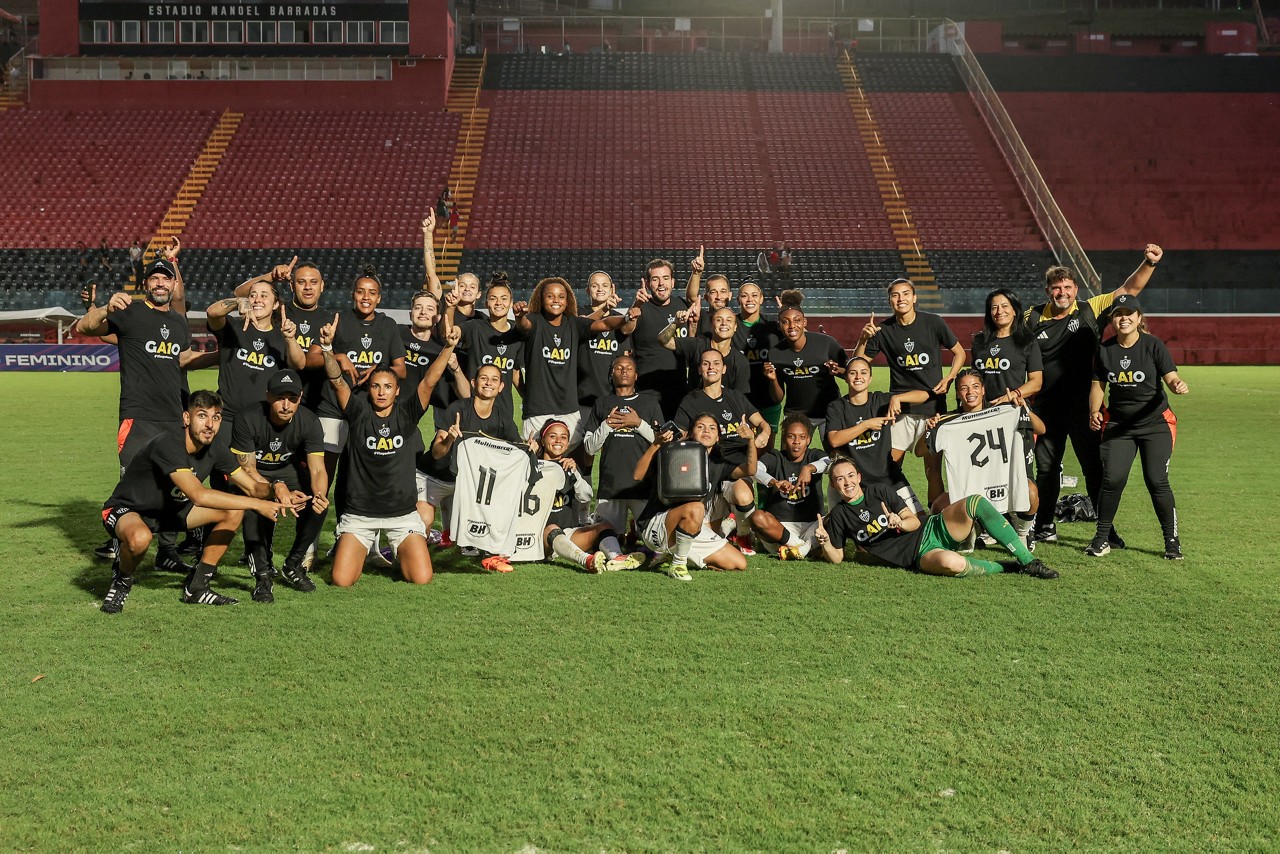 Vingadoras garantiram o acesso no Barradão