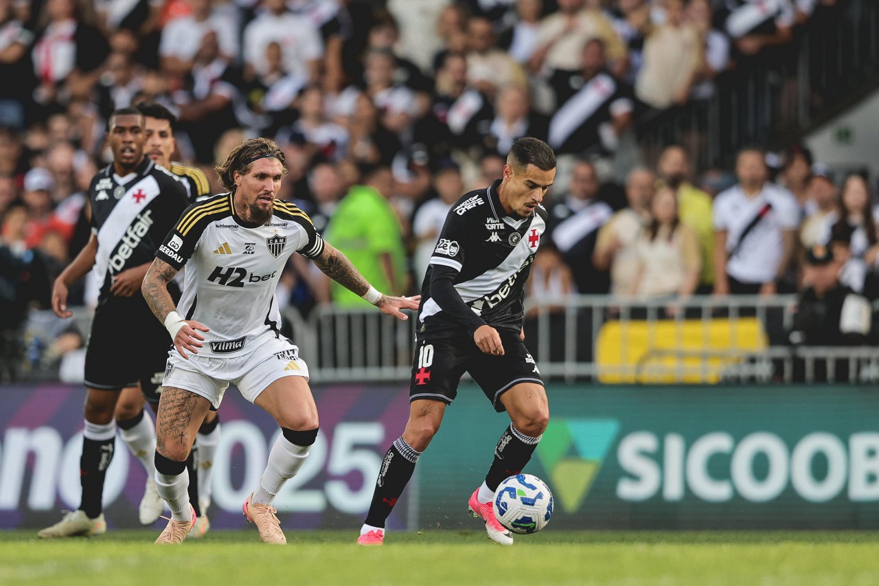Zagueiro do Atlético foi o capitão no jogo contra o Vasco