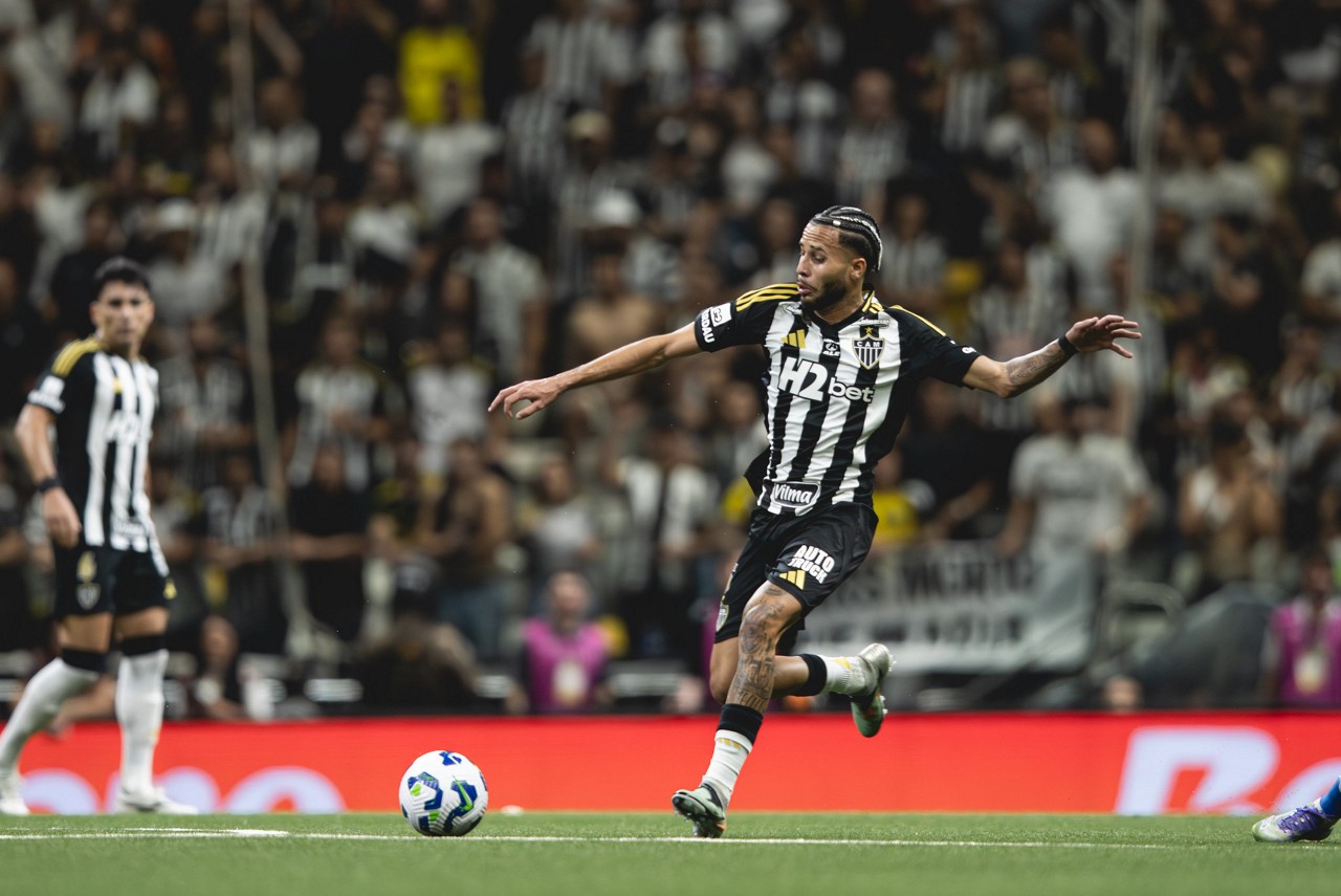 Volante foi titular do Atlético contra o Cruzeiro