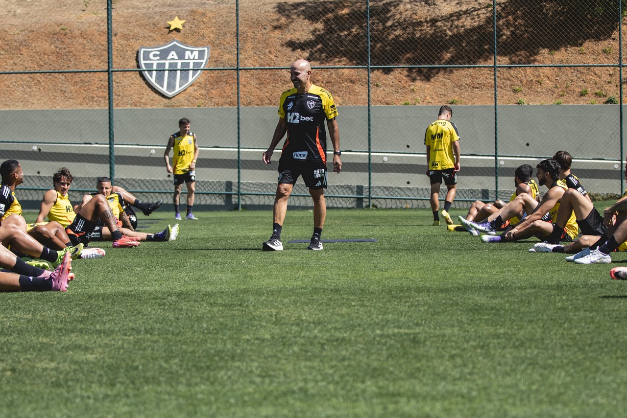 Elenco do Atlético em treinamento na Cidade do Galo