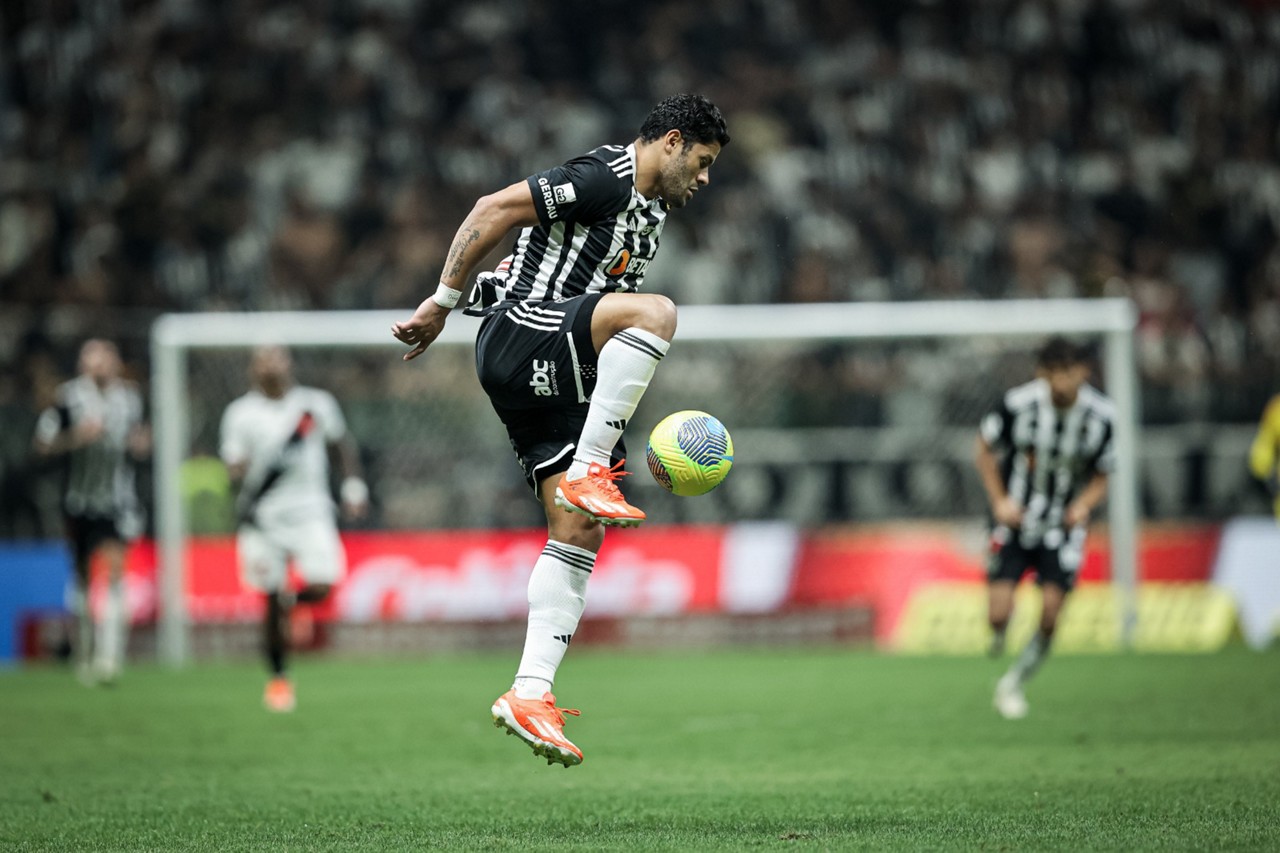 Atacante Hulk completou 40 assistências com a camisa do Galo diante do Vasco