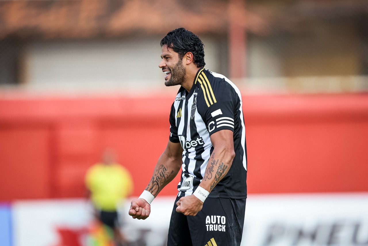 Hulk comemora gol do Atlético contra o Villa Nova pelo Campeonato Mineiro. 