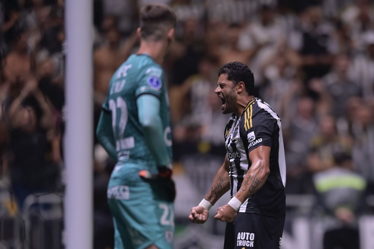 Hulk celebra gol 499 na carreira