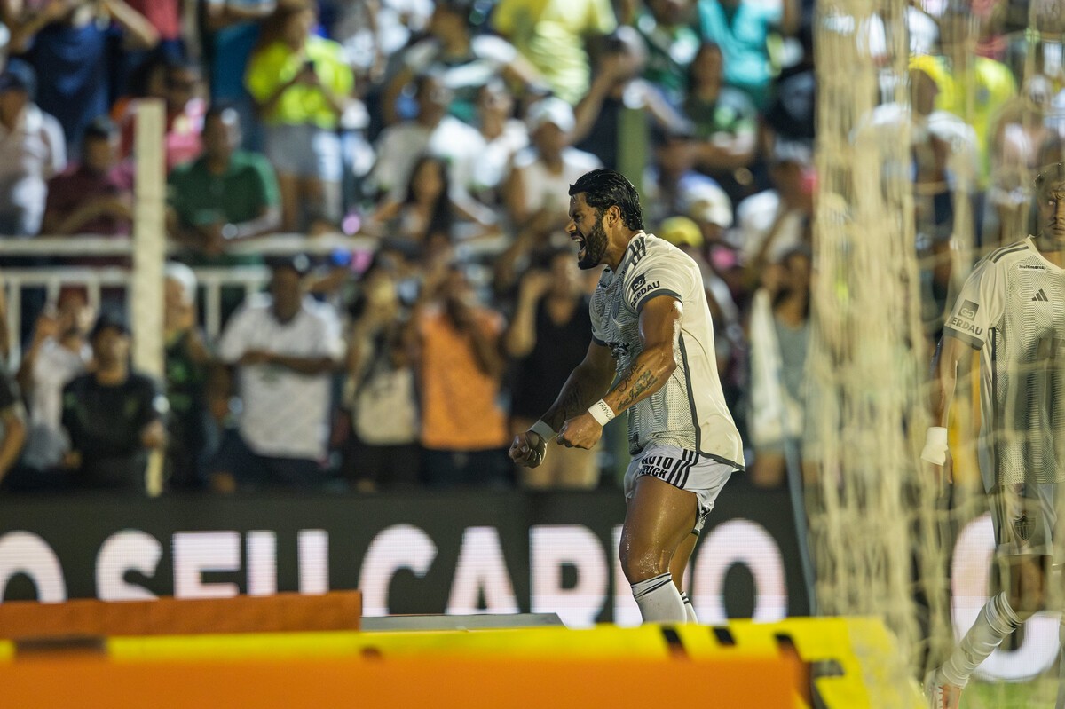 Hulk comemora gol contra o Tocantinópolis, pela Copa do Brasil