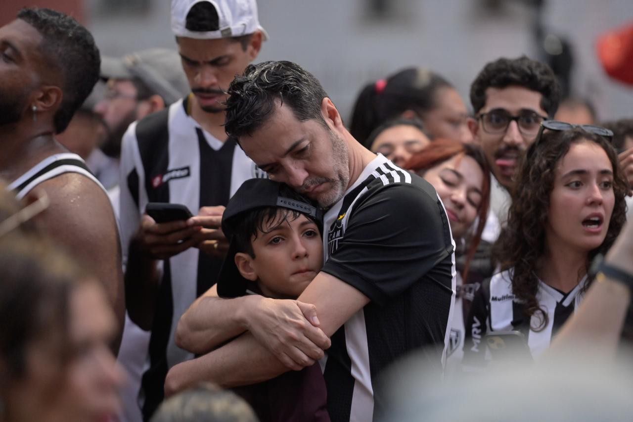 Torcedores do Atlético aflitos com o resultado do jogo 