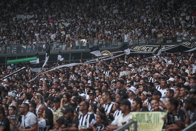 Torcida do Atlético lota as arquibancadas do Mineirão
