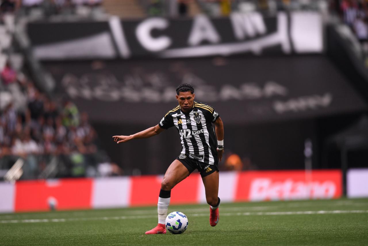 Atlético encaminha transferência de Rony para o Santos