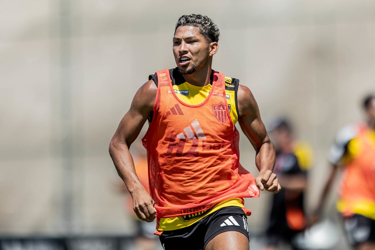 Atacante Rony quer o Atlético totalmente concentrado para avançar na Copa do Brasil