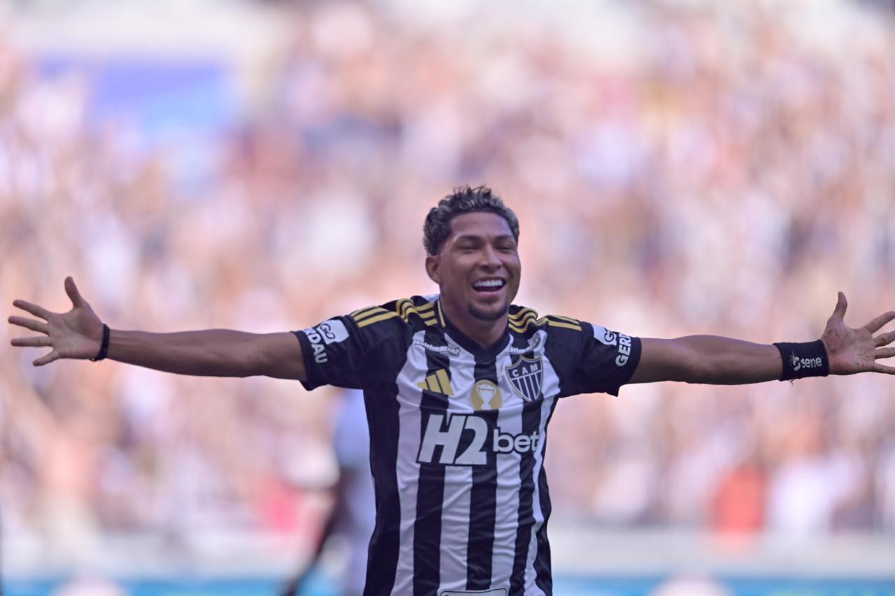 Rony comemora gol marcado na final contra o América