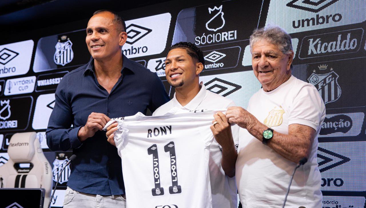 Rony fala sobre saída do Atlético em apresentação no Santos