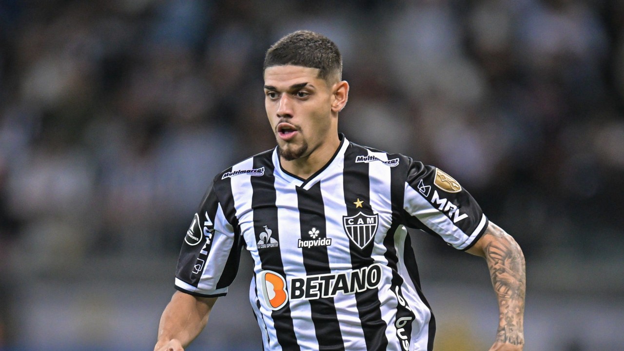 Herói da vitória, lateral Rubens, do Atlético, diz que 'não existe isso de largar o Brasileiro'