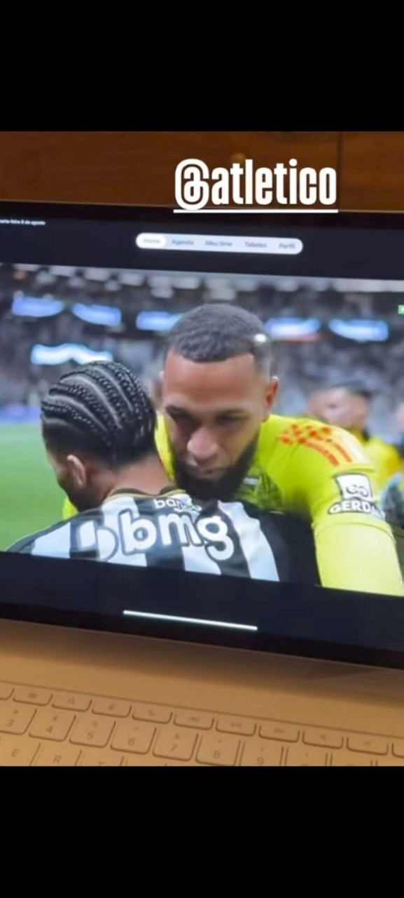 Rubens postou nas suas redes o momento em que Everson celebrava com os companheiros a confirmação da vaga do Galo
