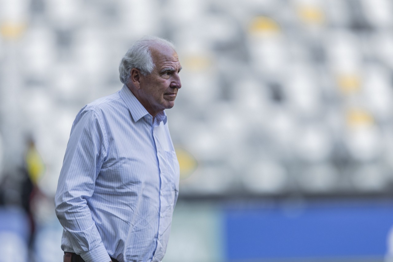 Rubens Menin em treino do Galo na Arena MRV